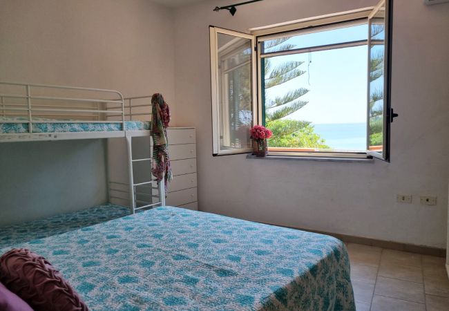 Appartamento a Isola di Capo Rizzuto - VILLA RUBINO| BILO  1° PIANO CON TERRAZZA VISTA MARE