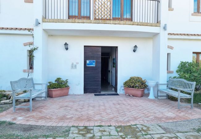 Residence a Isola di Capo Rizzuto -  BARKO TRILO VISTA GIARDINO|APPARTAMENTI LE CASTELLA
