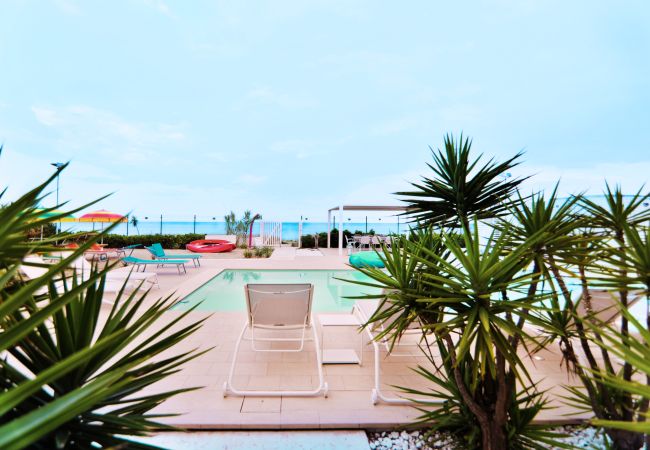 Residence a Sellia Marina - Resort Giglio di Mare Sellia Marina vista Piscina