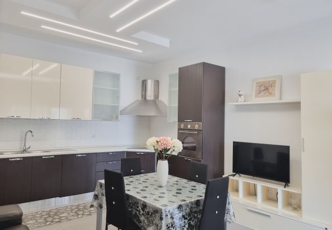 Appartamento a Capo Rizzuto - Appartamento con Terrazzo Super Accessoriato : Pesce Spada