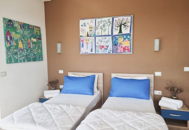 Rent by room in Isola di Capo Rizzuto - BED AND BREAKFAST TERRE JOINICHE |CAMERA N.2