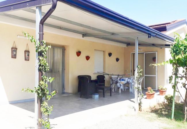 Chalet in Isola di Capo Rizzuto - LA GREENHOUSE| ISOLA DI CAPO RIZZUTO HOLIDAYS