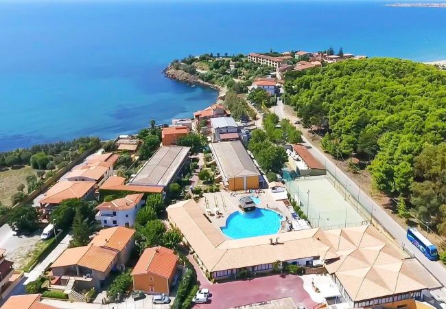 Rent by room in Capopiccolo - BAIA DEI GIGLI 3 PAX